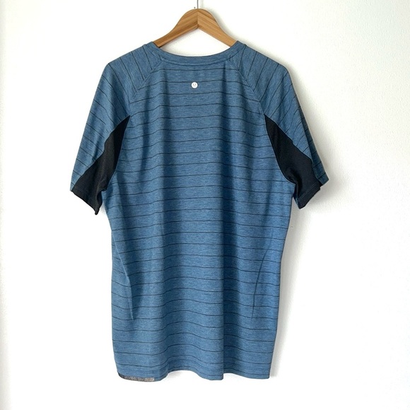 Lululemon Men’s Short Sleeve Shirt NWOT - Picture 2 of 6